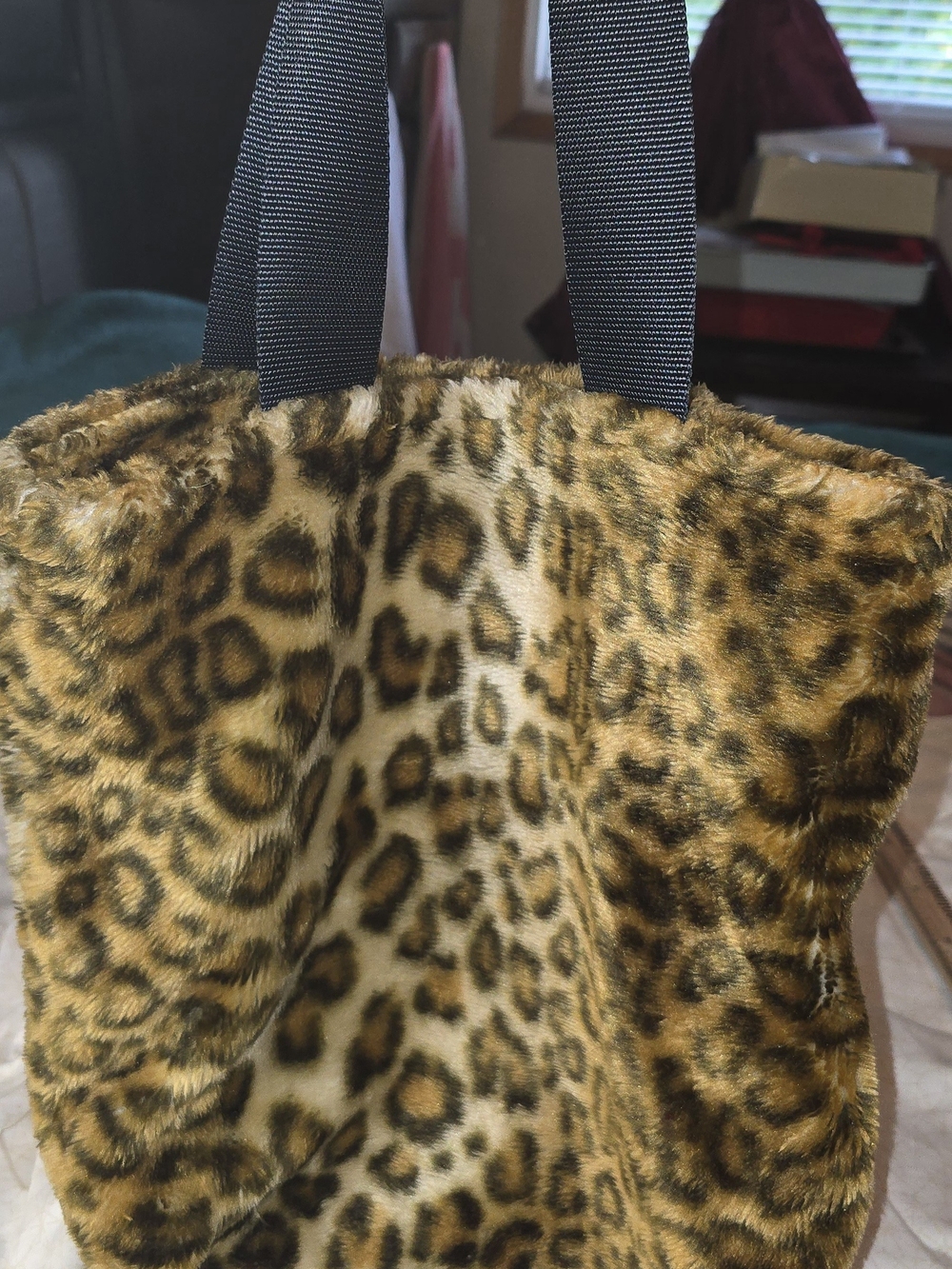 Vintahe Faux Fur Leopard Print Tote Bag in Golden Brown